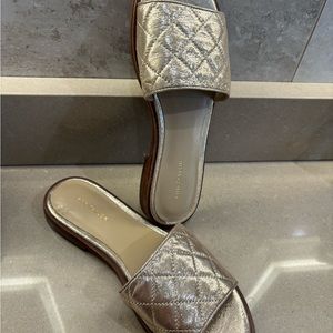 Gorgeous metallic genuine leather flat sandal